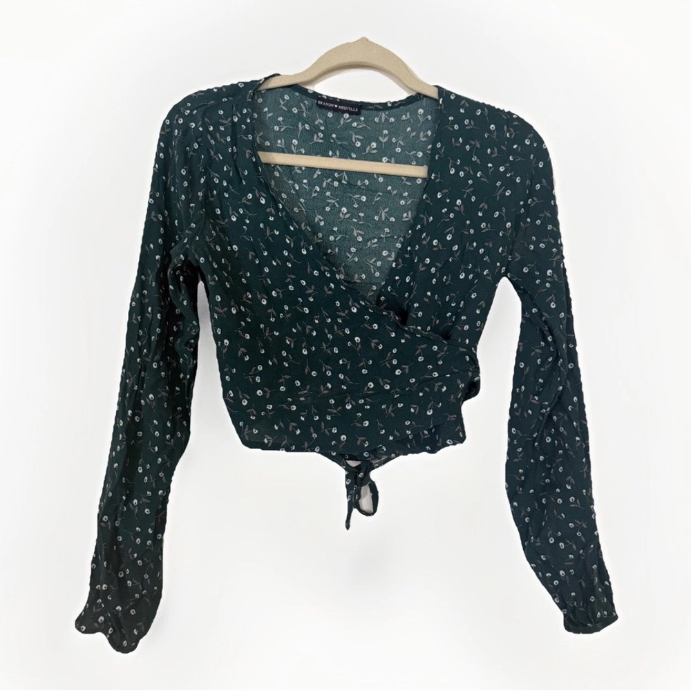 Brandy Melville Womens size 2 Green Floral Short Sleeve Wrap Viscose Cropped Top